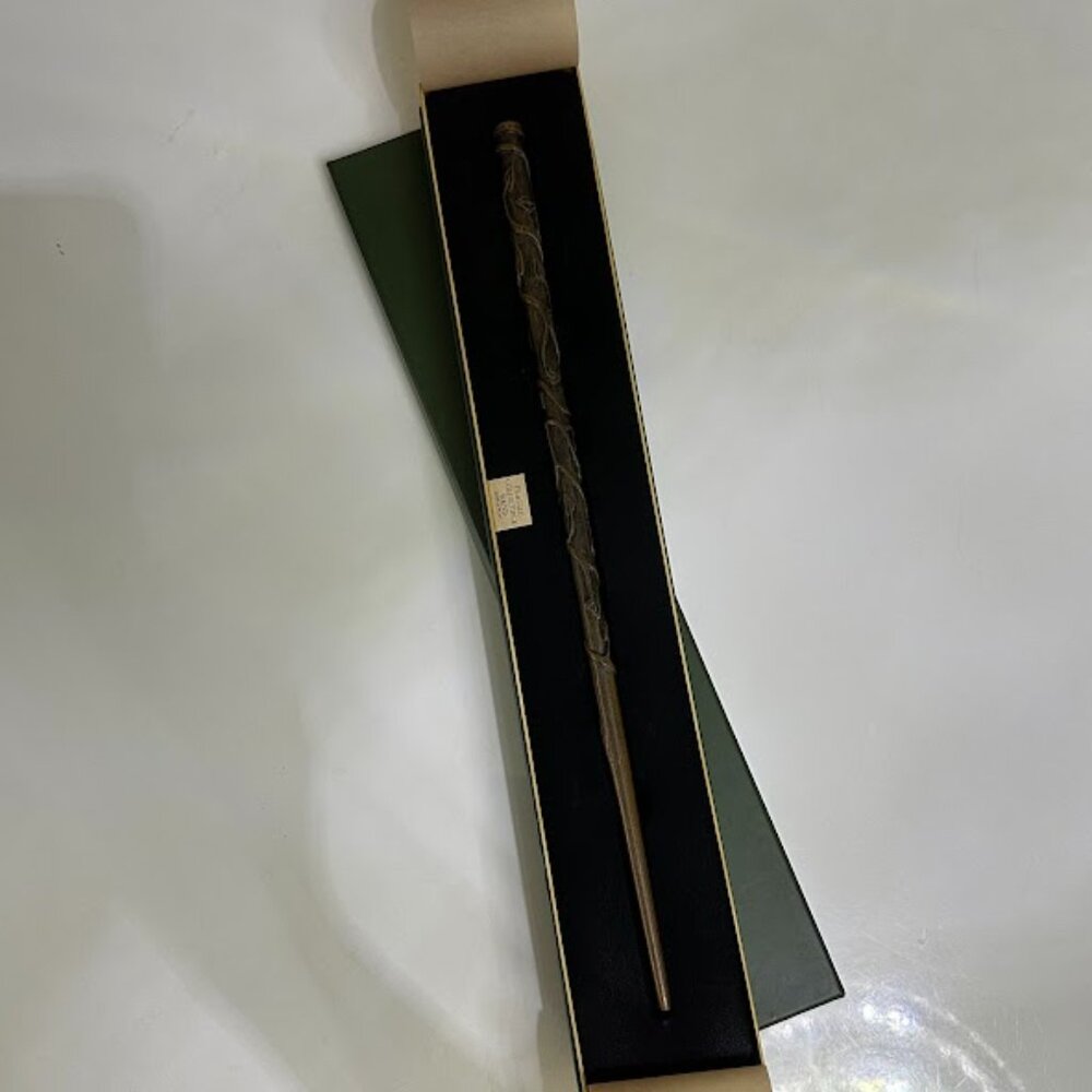 Harry Porter Warner Bros Studio Tour London Hermione Granger Wand boxed